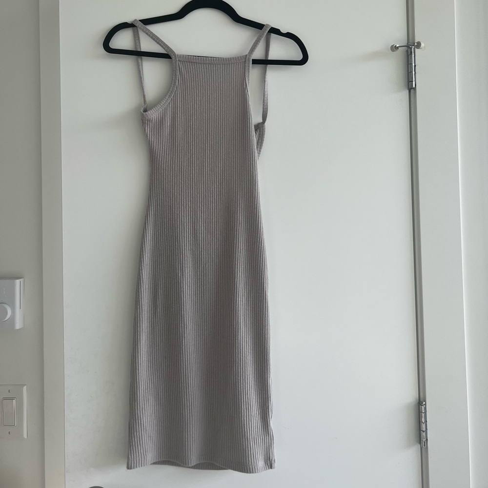 Body fitted beautiful Aritiza Community Dress